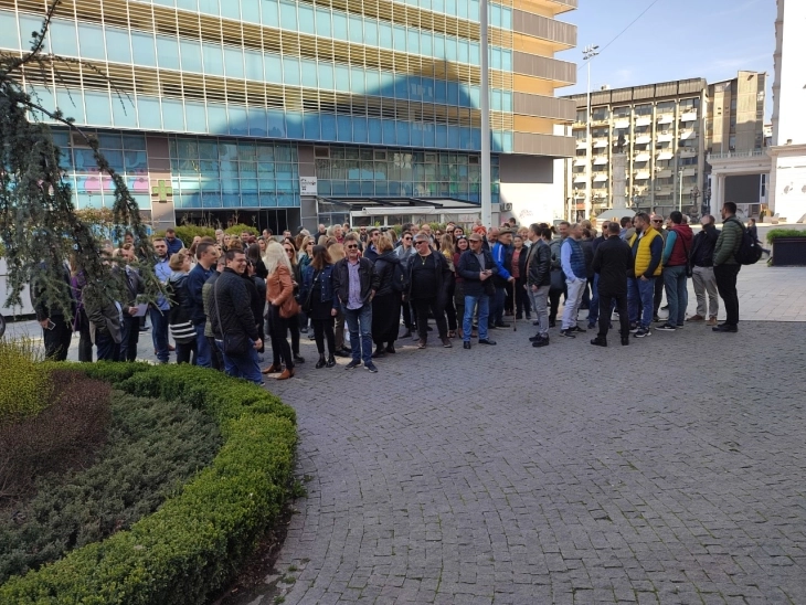 Ministry of Culture employees hold third day of protest over pay