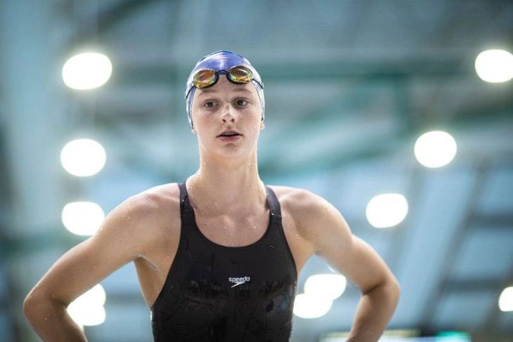Тинејџерката Меклнтош го подобри светскиот рекорд на 400 метри слободен стил