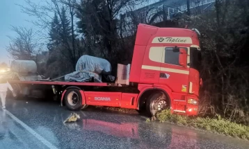 Едно лице тешко повредено во сообраќајка кај кавадаречкото село Марена