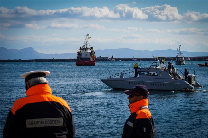 Брод на „Лекари без граници“ спаси 440 мигранти во близина на Малта