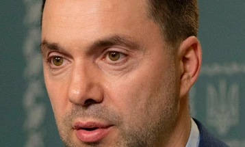 Arestoviç: Ukraina mund të prodhojë armë bërthamore për nëntë muaj