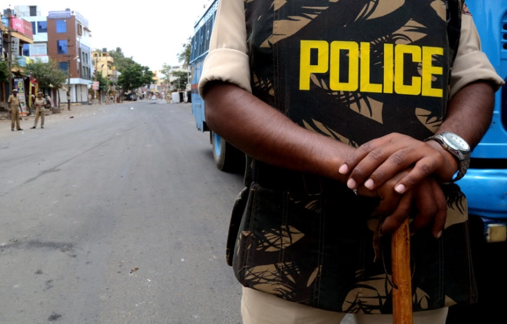 Четворица војници загинаа во вооружен инцидент во касарна во Индија