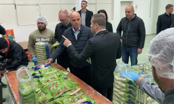 Премиерот Ковачевски ја посети фабриката за преработка на ориз „Левидиагро“ во Кочани