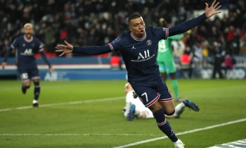 Mbappe sets PSG goal record in crucial title race win