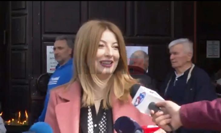 Arsovska: Në frymën e asaj që po festojmë sot, të gjithë qytetarëve u uroj shëndet, paqe dhe dashuri