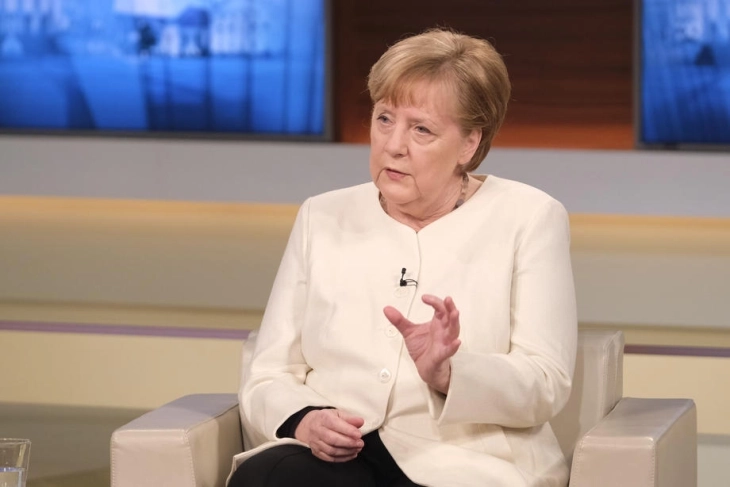 Merkel nderohet me medaljen më të lartë të Gjermanisë