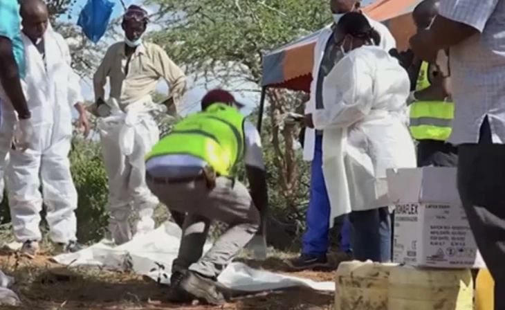 Në Keni janë zhvarrosur edhe 26 trupa të ithtarëve të një sekti, gjithsej 47