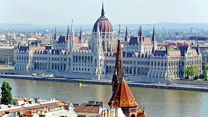Hulumtim: Shumica e hungarezëve besojnë se ekziston rrezik për luftë të tretë botërore
