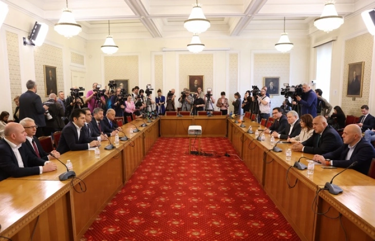 Лидерска средба: ГЕРБ-СДС и  ПП-ДБ се договорија да работат на програмата што треба да ја реализира идната бугарска Влада