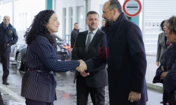 Вицепремиерот Битиќи ја пречека косовската претседателка Османи на граничниот премин „Блаце“