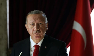 Erdoganit i përkeqësohet gjendja gjatë një interviste parazgjedhore televizive