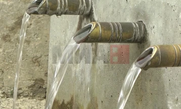 Бактериолошки загадена водата за пиење од јавните водоводи и чешми во девет села во Виничко