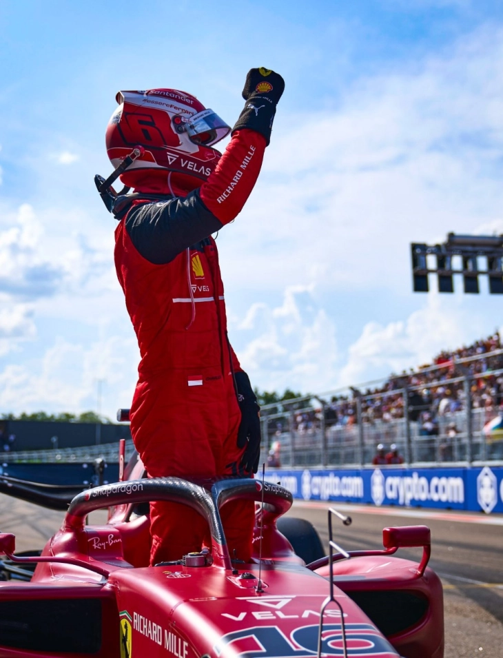 Charles Leclerc leaves door ajar to replacing Hamilton at Mercedes