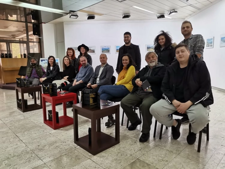 Театар Куманово премиерно ќе ја изведе претставата „За кого бијат камбаните“