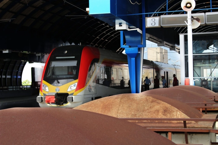 Train conductor detained for migrant smuggling