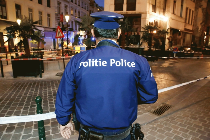 Policia në tetë vende evropiane kreu 150 bastisje në luftën kundër mafias