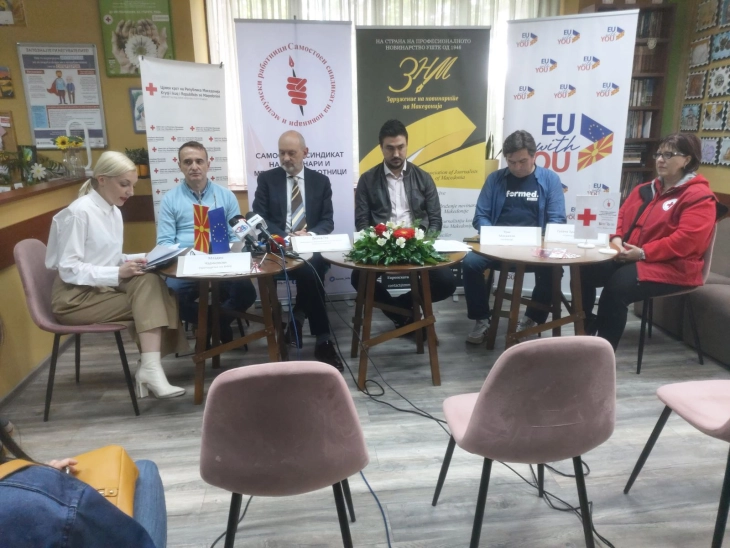 Komuniteti mediatik bëri thirrje për solidaritet, liria akoma e kufizuar, hapësirë e vogël për gazetari të pavarur