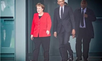 Obama në Berlin u takua me kancelarin Sholc dhe ish-kancelaren Merkel, sonte do të mbajë fjalim motivues para 17.000 personave