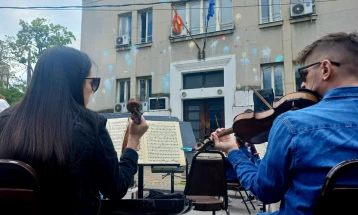 Philharmonic members stage another protest, say culture minister 'manipulating'