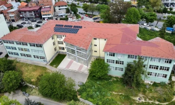 Училиштето „Конгреси и Манастирит“ во Чаир од денеска со фотоволтаичен кров, Ганиу најавува уште седум соларни кровови во училиштата и градинките