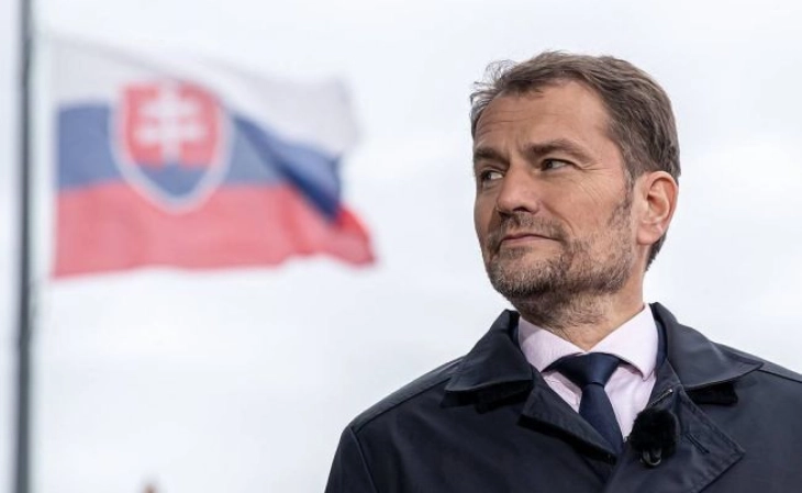 Kryeministri sllovak Eduard Heger dha dorëheqje
