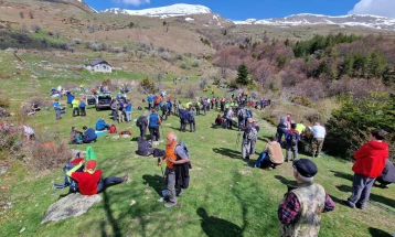 Неделна акција за собирање смет во националниот парк Шар Планина