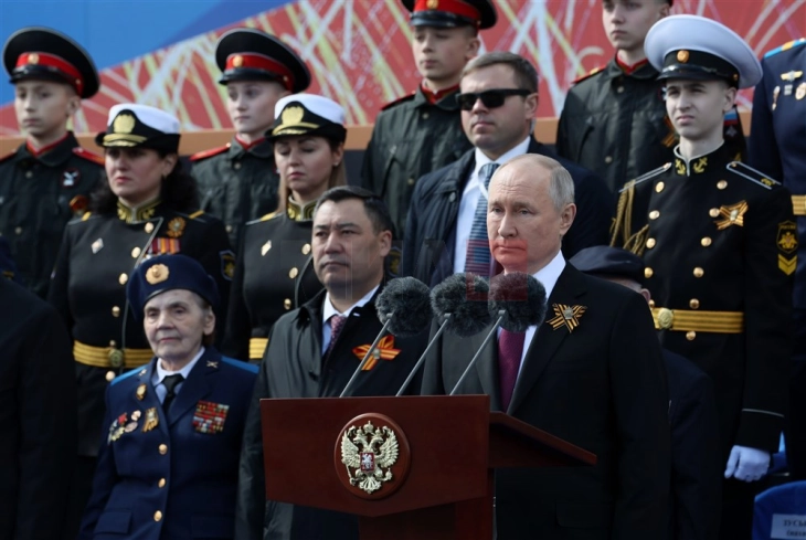 Në një fjalim me rastin e Ditës së Fitores, Putin akuzoi Perëndimin për orkestrimin e një lufte kundër Rusisë