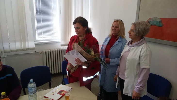 Меѓународниот ден на сестринството во Делчево одбележан со доделување награда за најхуманата медицинска сестра
