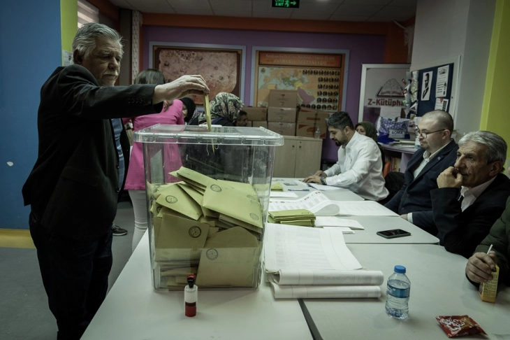 Ka përfunduar votimi për zgjedhjet presidenciale dhe parlamentare në Turqi