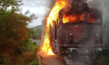 Изгоре локомотива на „Македонски железници“ кај Велес