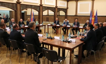 Премиерот Ковачевски на средба со лидерите од владината коалиција