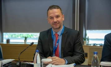 Пратеникот Мартин Костовски на седница на ПС на ПСЈИЕ во Будва