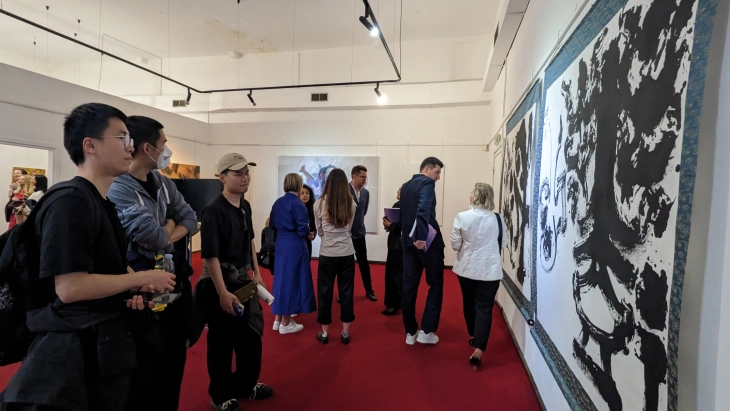 Македонски уметници на групната изложба „Уметноста го обединува светот“ во Венеција