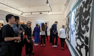 Македонски уметници на групната изложба „Уметноста го обединува светот“ во Венеција