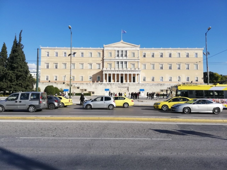 Përbërja e re parlamentare në Greqi me siguri do të betohet të dielën, ndërsa një ditë më vonë do të shpërbëhet