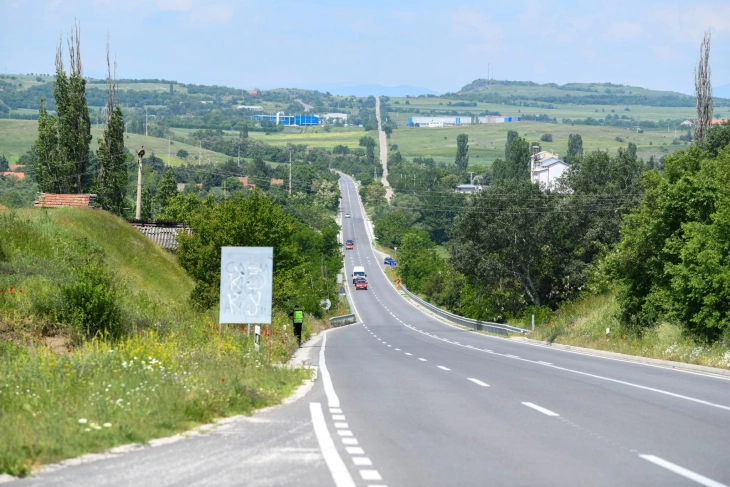 Граѓаните од североистокот возат по рехабилитиран пат Куманово-Страцин