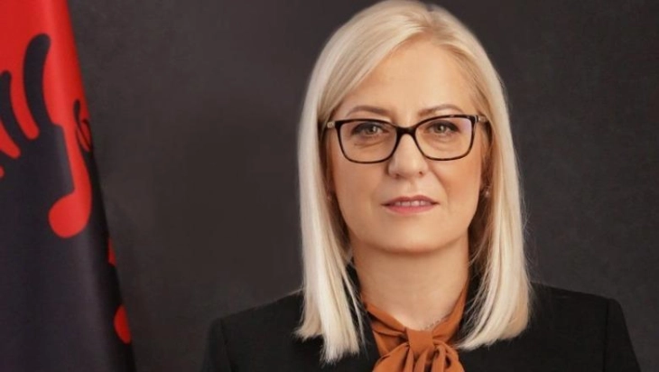 Претседателката на албанскиот парламент апелира да продолжи дијалогот за нормализација на односите Косово-Србија