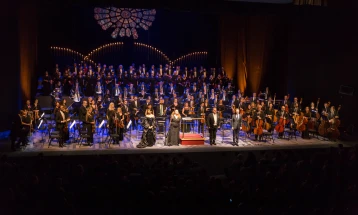 Филхармонија со црвени ленти го заврши последниот концерт од официјалниот дел на концертната сезона