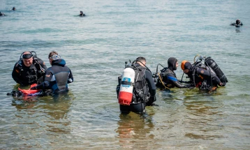 Еко-акција за чистење на Охридското Езеро организирана од нуркачкиот клуб „Амфора“