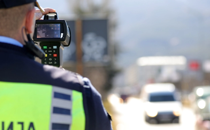 МВР: 211 сообраќајни прекршоци во Скопје, 70 за брзо возење