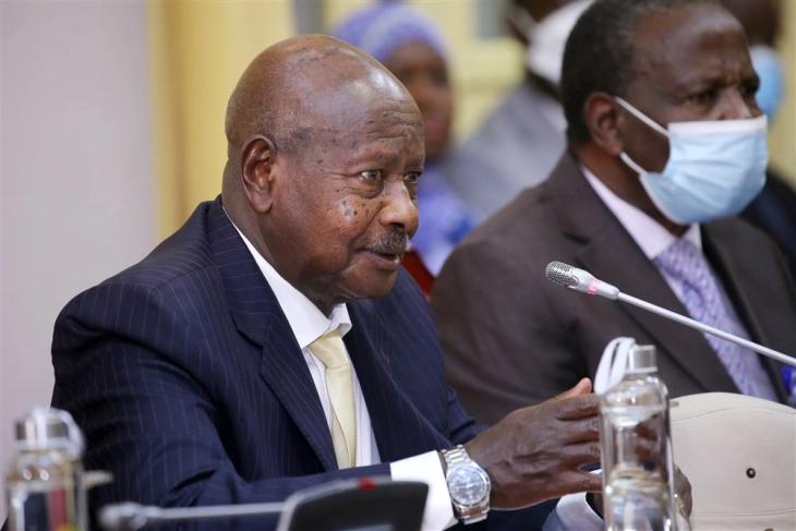 Претседателот на Уганда го потпиша ригорозниот закон против ЛГБТК