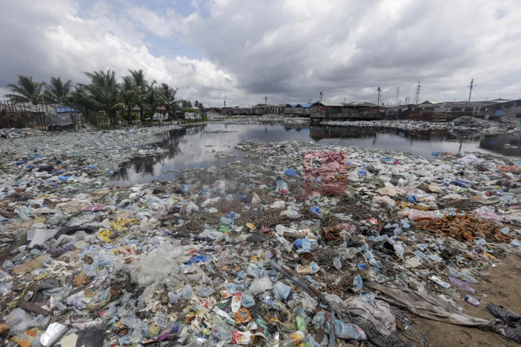 Takimi treditor i UNESKO-s për t'i dhënë fund ndotjes globale plastike