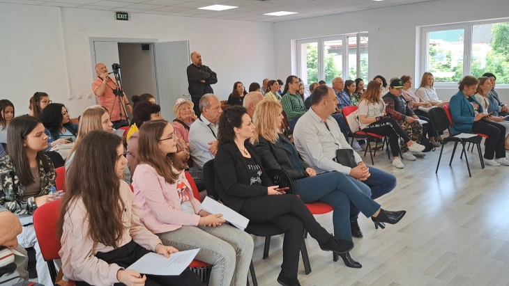 Во Кочани се одржа 48. Детски поетски фестивал „Мајски цвет“