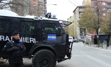 Командант на КФОР: Курти е виновен за кризата со општините, ја употреби и полицијата без овластувања