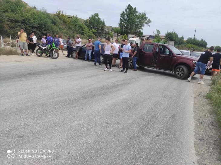 Bllokohet aksi Gradsko - Prilep, tek motel 