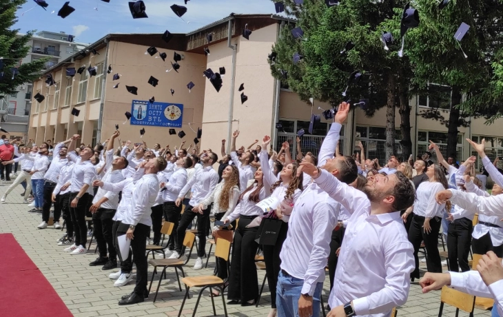 Арсовска ќе им додели награди на матурантите - првенци на генерација