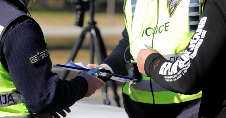 Изречени 55 санкции за недавање првенство на минување