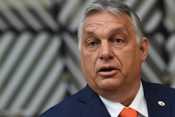 Орбан: Неприфатлива е желбата на Брисел мигрантите на сила да ги префрла во Унгарија