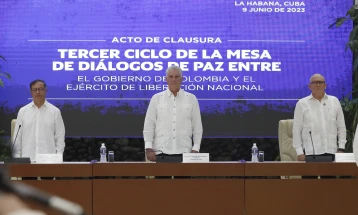 Колумбиската влада и герилците од ЕЛН во Хавана потпишаа договор за прекин на огнот