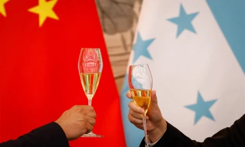 Хондурас отвори амбасада во Кина откако ги прекина врските со Тајван